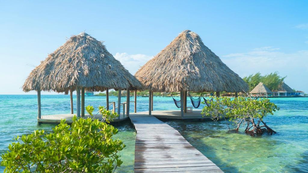 Thatch Caye Resort a Muy'Ono Resort - Sun Deck