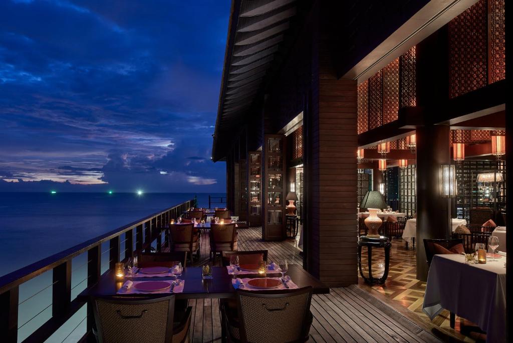The Ritz-Carlton, Langkawi - Restaurant Deck