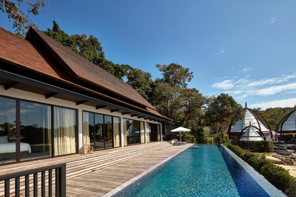 The Ritz-Carlton, Langkawi - Swimming Pool