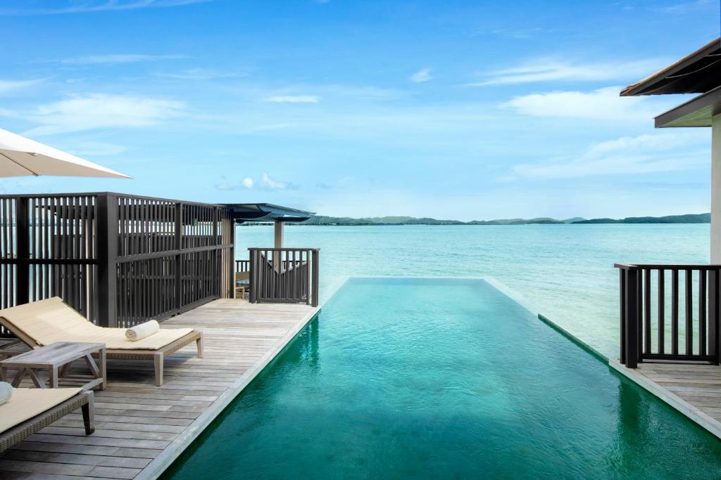 The Ritz-Carlton, Langkawi - Water Bungalows Private Pool