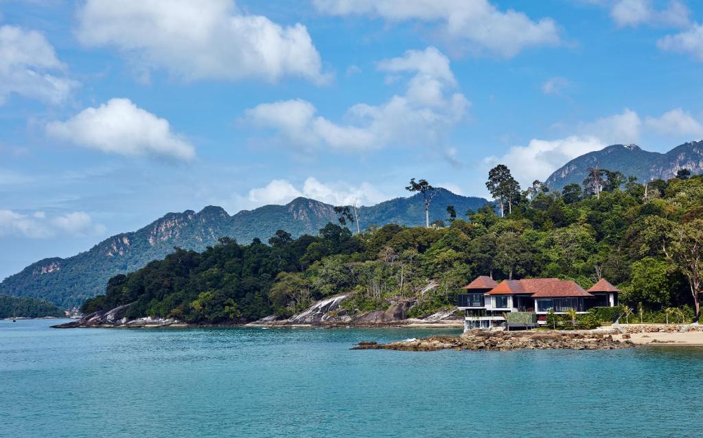 The Ritz-Carlton, Langkawi - Water Bungalows with Island