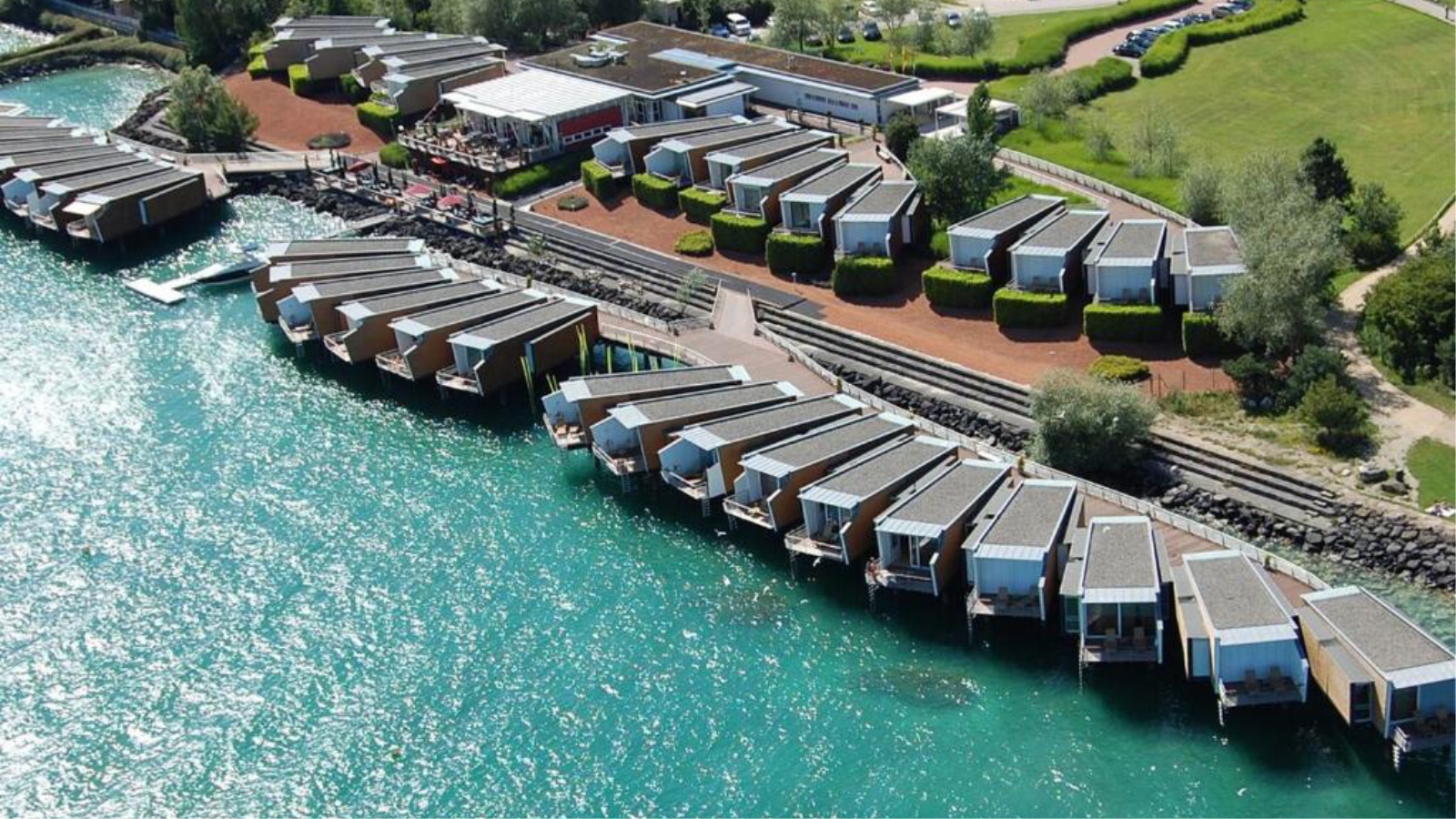 Water Bungalows in Hotel Palafitte