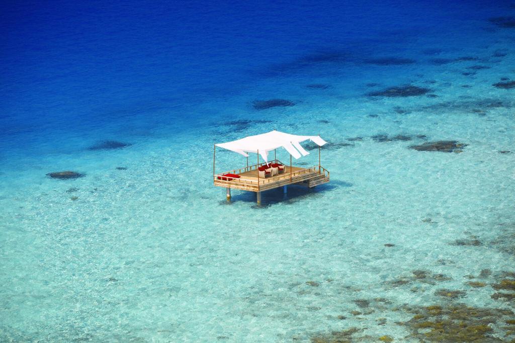 baros maldives water villa