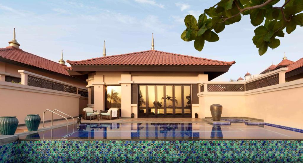 Anantara The Palm Dubai Resort - Beach Bungalows with Pool