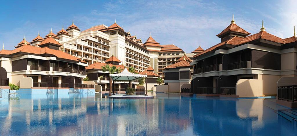 Anantara The Palm Dubai Resort - Main Pool
