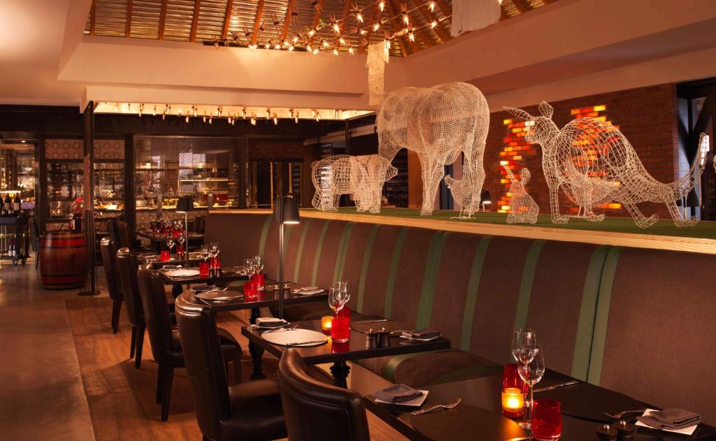 Anantara The Palm Dubai Resort - Restaurant