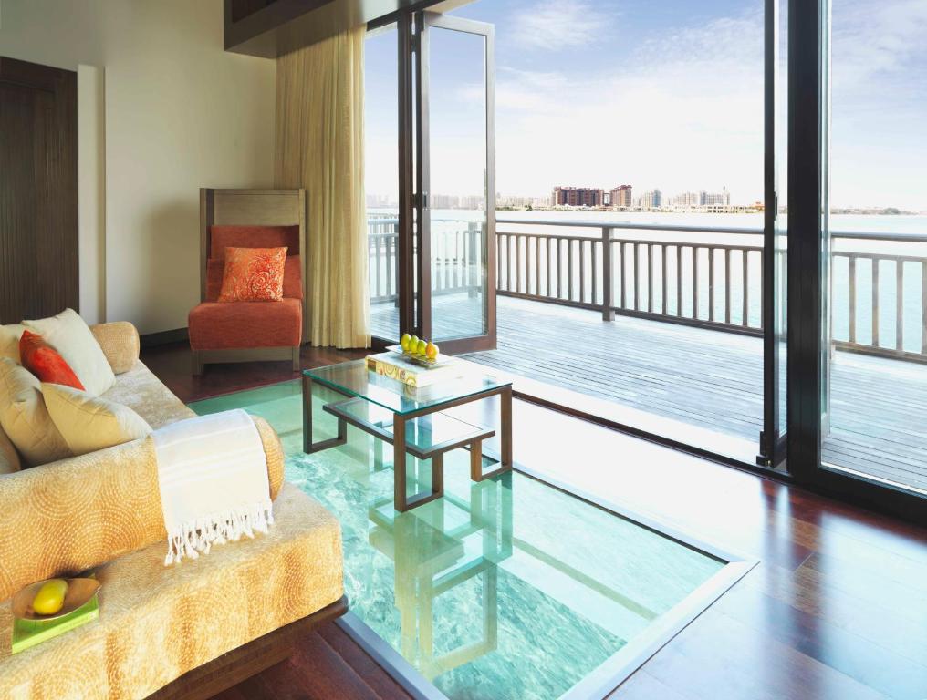 Anantara The Palm Dubai Resort - Water Bungalows Glass Floor