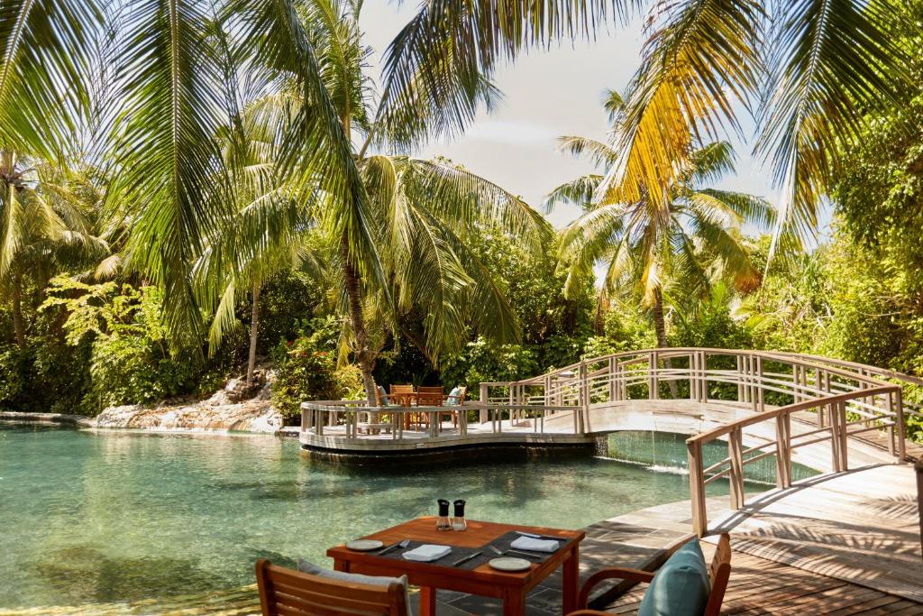 JA Manafaru, Maldives - Bridge over Pool