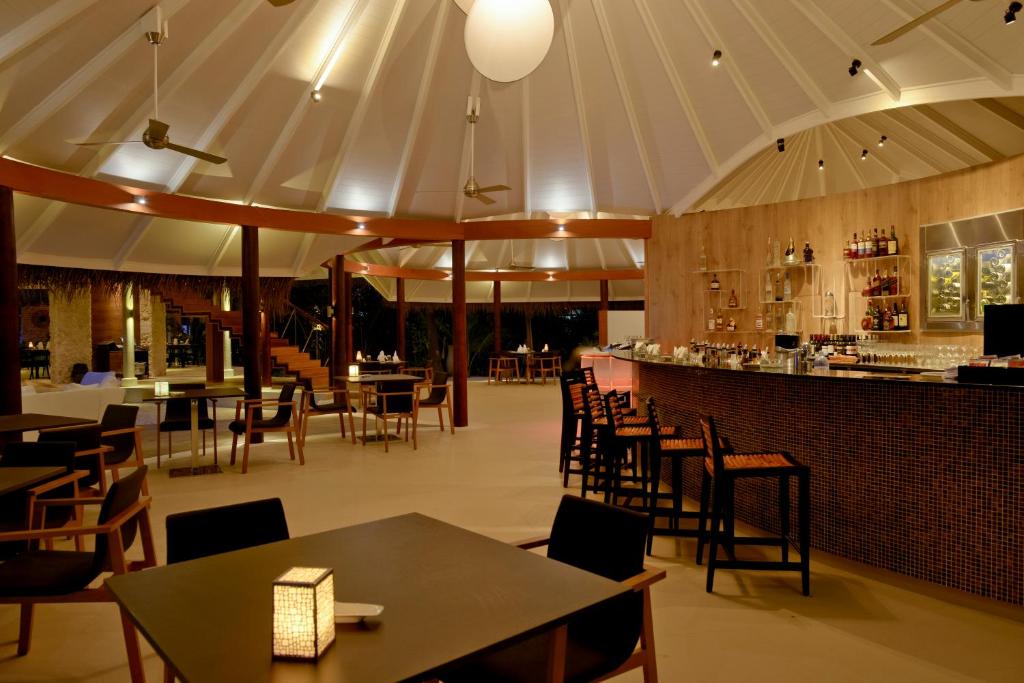 Kandolhu Maldives - Restaurant Interior