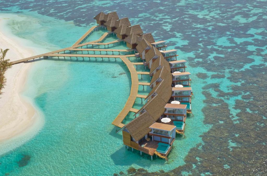 Kandolhu Maldives - Water bungalows in a row