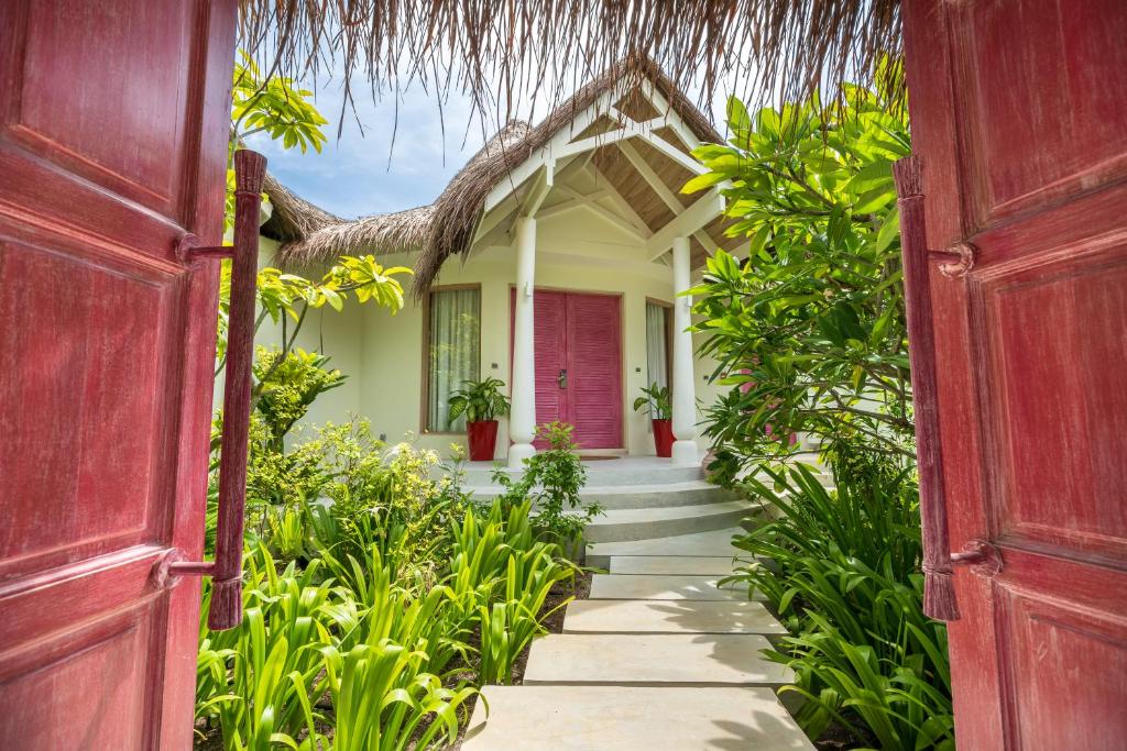 Milaidhoo Maldives - Beach Bungalows Entrance