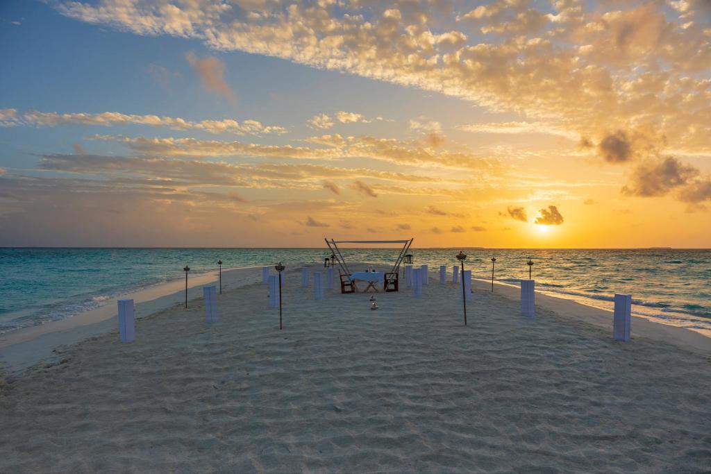 Milaidhoo Maldives - Romantic Dining in the evening