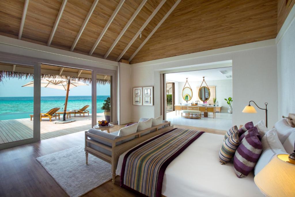 Milaidhoo Maldives - Water Bungalows Interior