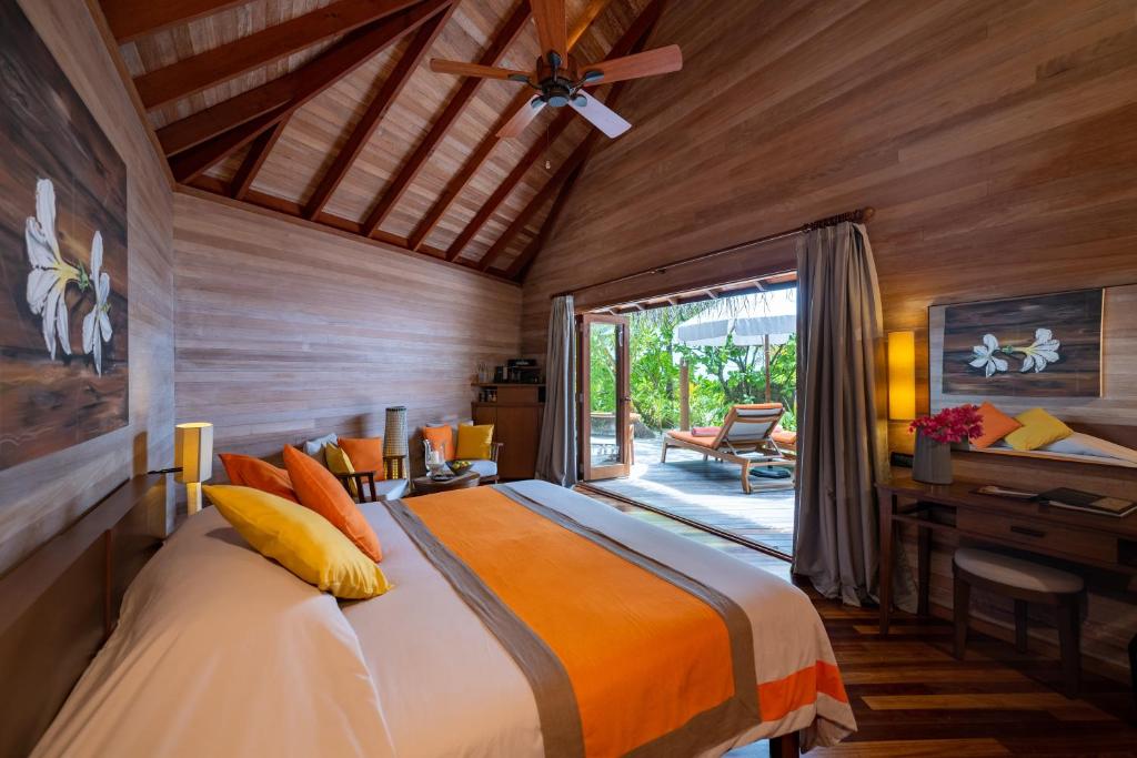 Mirihi Island Resort - Beach Bungalows Interior