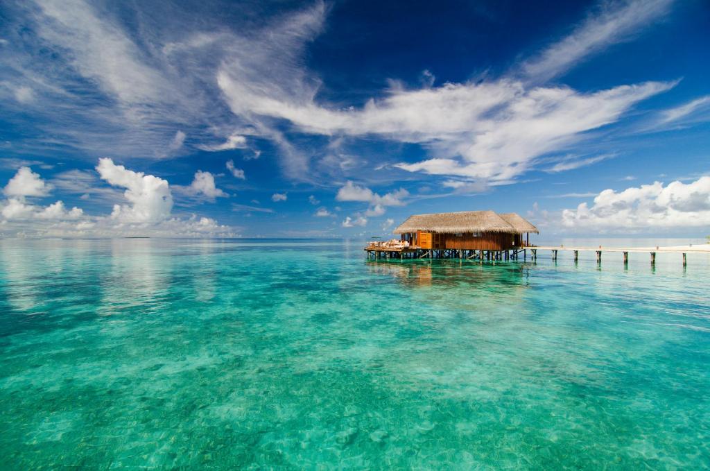 Mirihi Island Resort - Private Water Bungalows