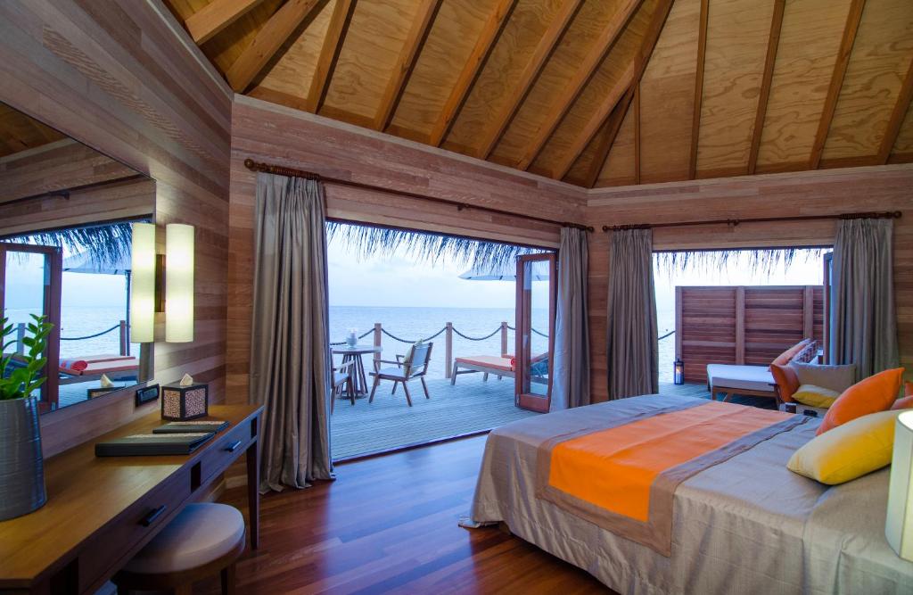 Mirihi Island Resort - Water Bungalows Interior