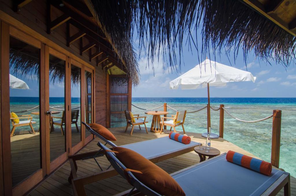 Mirihi Island Resort - Water Bungalows Sun Deck
