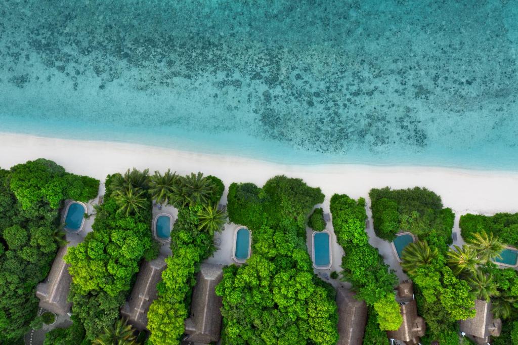 Soneva Fushi - Beach Bungalows Direct Access to Beach