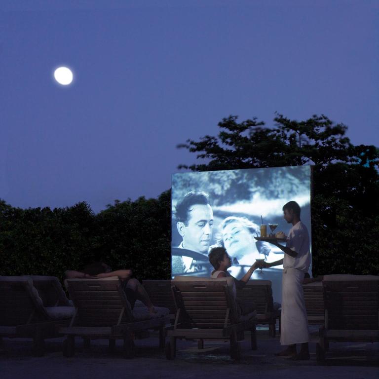 Soneva Fushi - Evening Shows