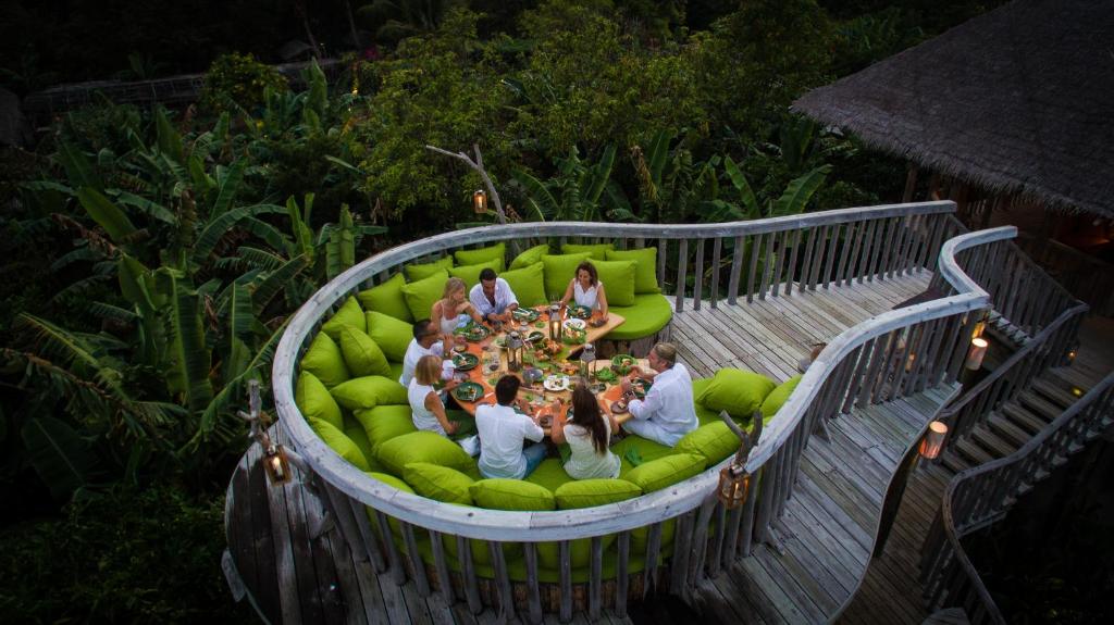 Soneva Fushi - Restaurant in Jungle
