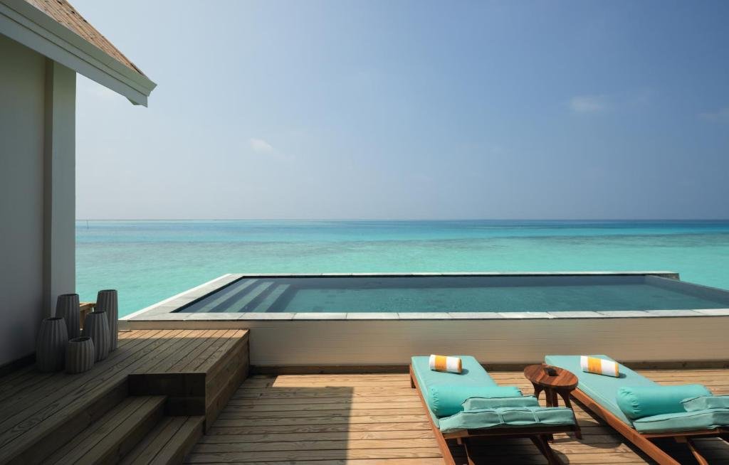 Best sunrise water villa RAH GILI