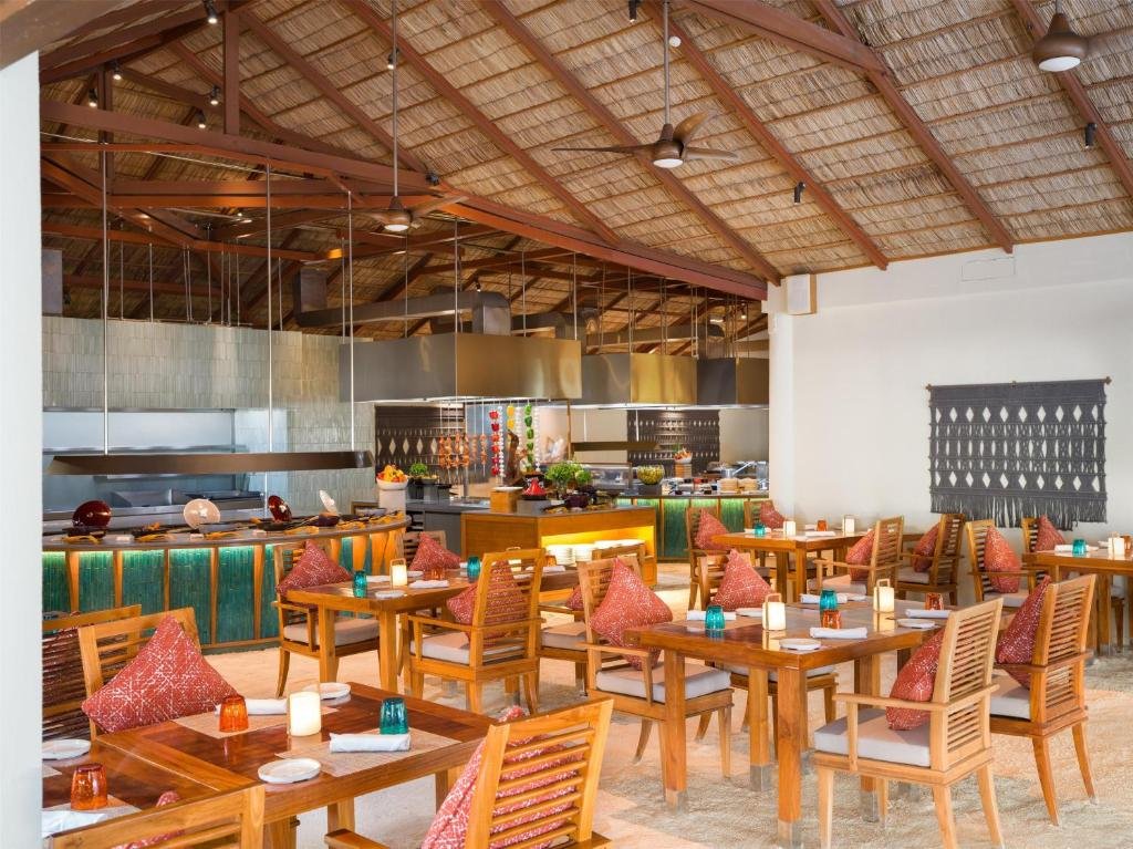 Conrad Maldives half-board vs full-board