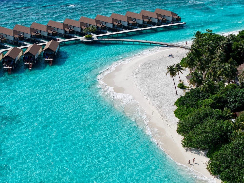 reethi faru resort beach