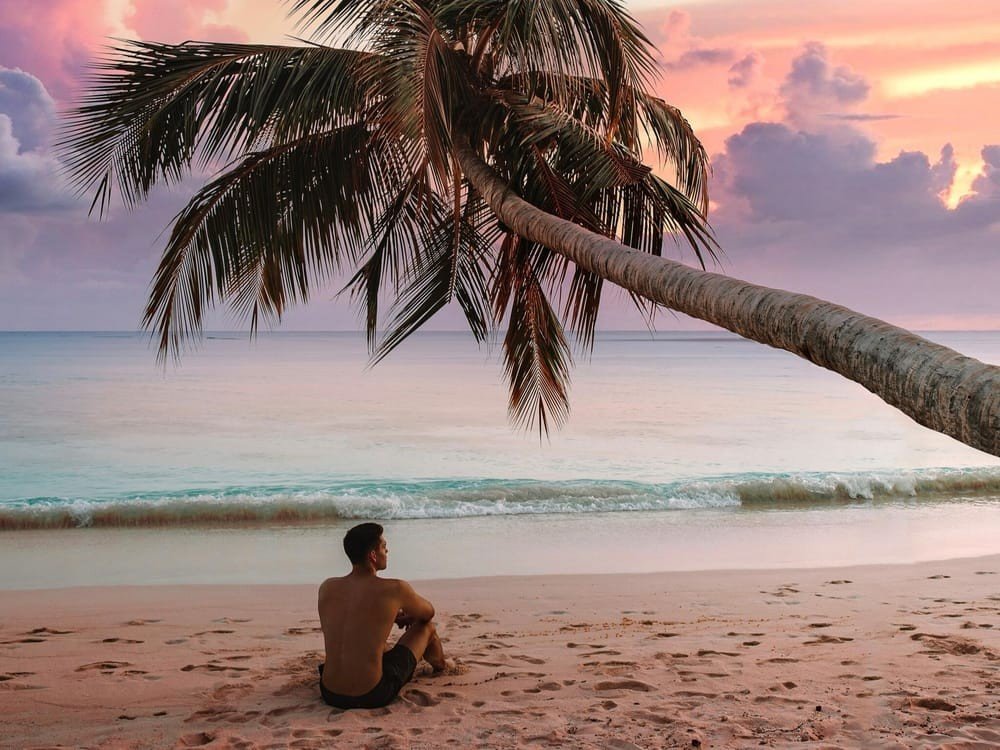 reethi faru resort sunset