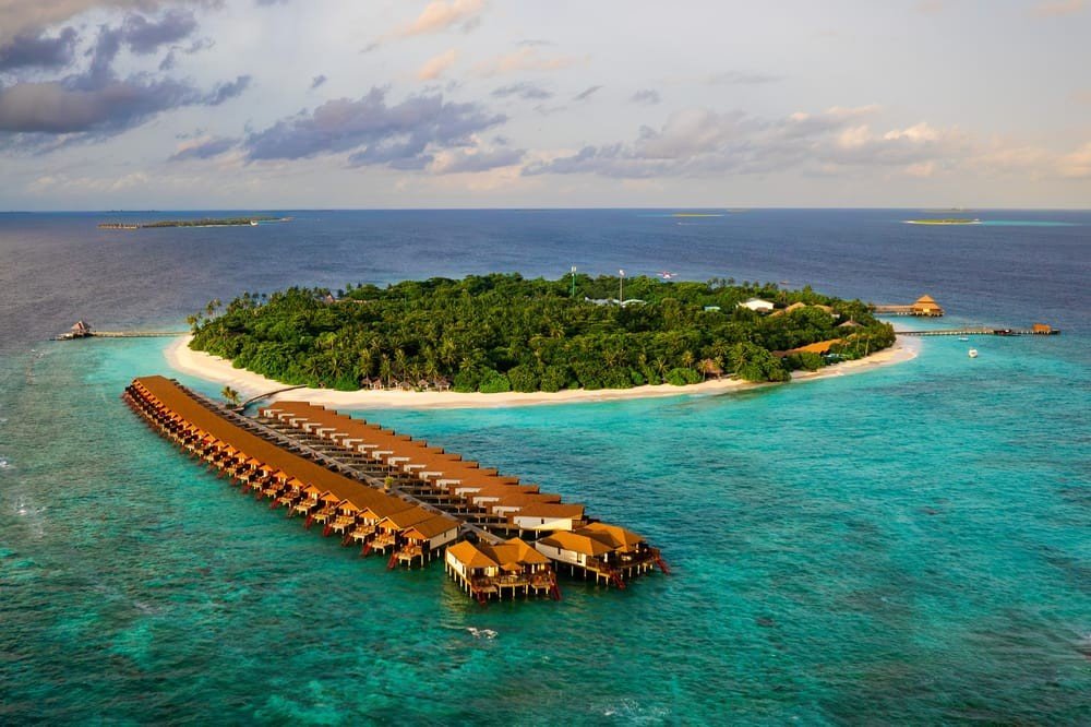 Reethi Faru Resort in Filaidhoo offers a private beach area and beachfront access.