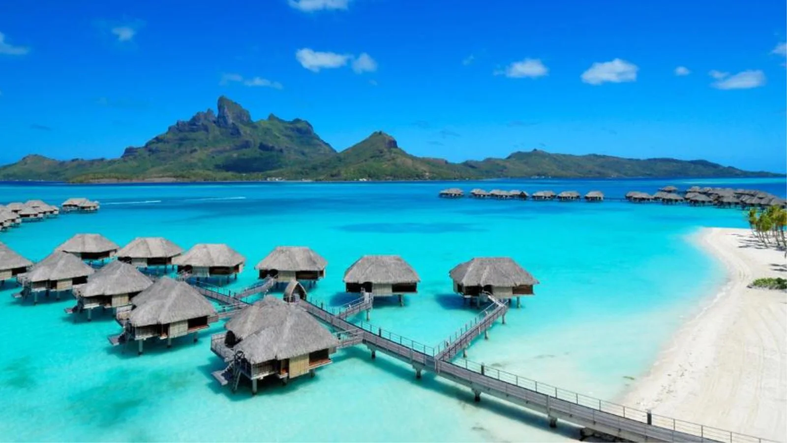 Water Bungalows in Four Seasons Resort Bora Bora