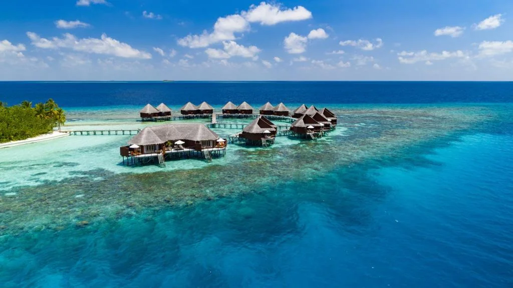 Mirihi Island Resort - Water Bungalows on Side