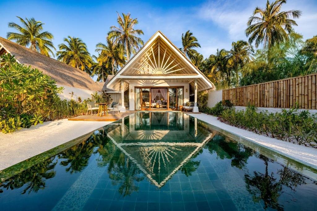Six & Six Private Islands Maldives