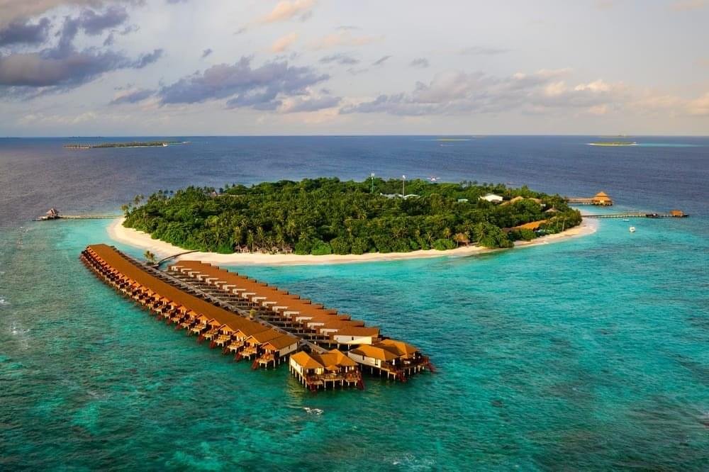 Reethi Faru Resort in Filaidhoo offers a private beach area and beachfront access.
